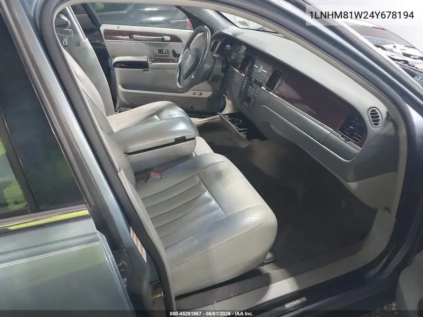 2004 Lincoln Town Car Signature VIN: 1LNHM81W24Y678194 Lot: 45261967