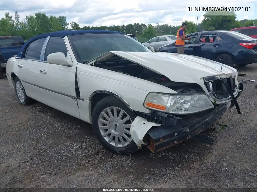 2004 Lincoln Town Car Ultimate VIN: 1LNHM83W04Y602101 Lot: 45379420