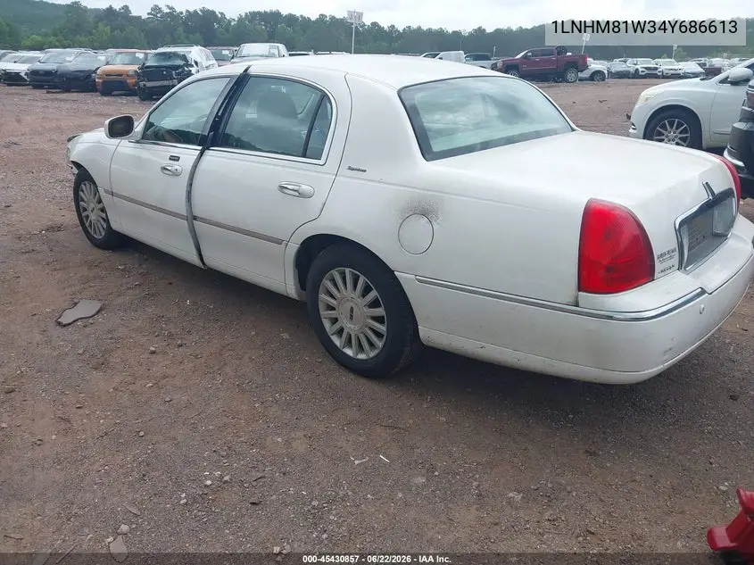 2004 Lincoln Town Car Signature VIN: 1LNHM81W34Y686613 Lot: 45430857