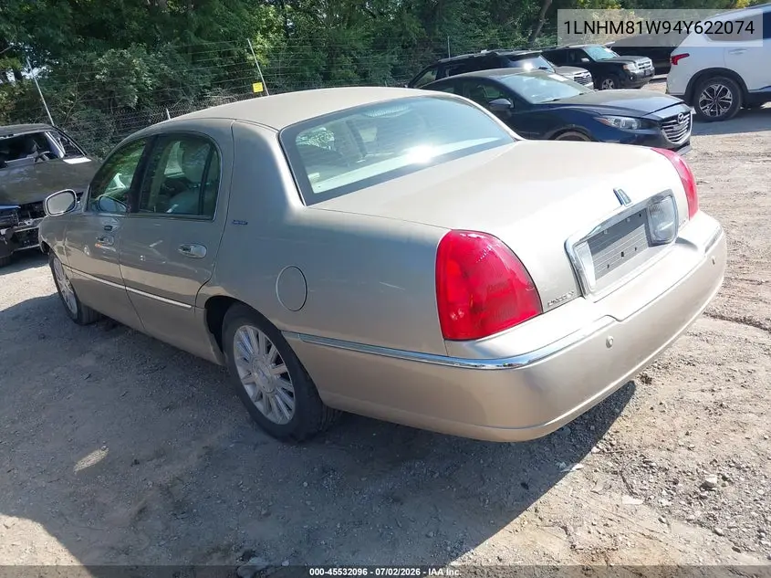 2004 Lincoln Town Car Signature VIN: 1LNHM81W94Y622074 Lot: 45532096