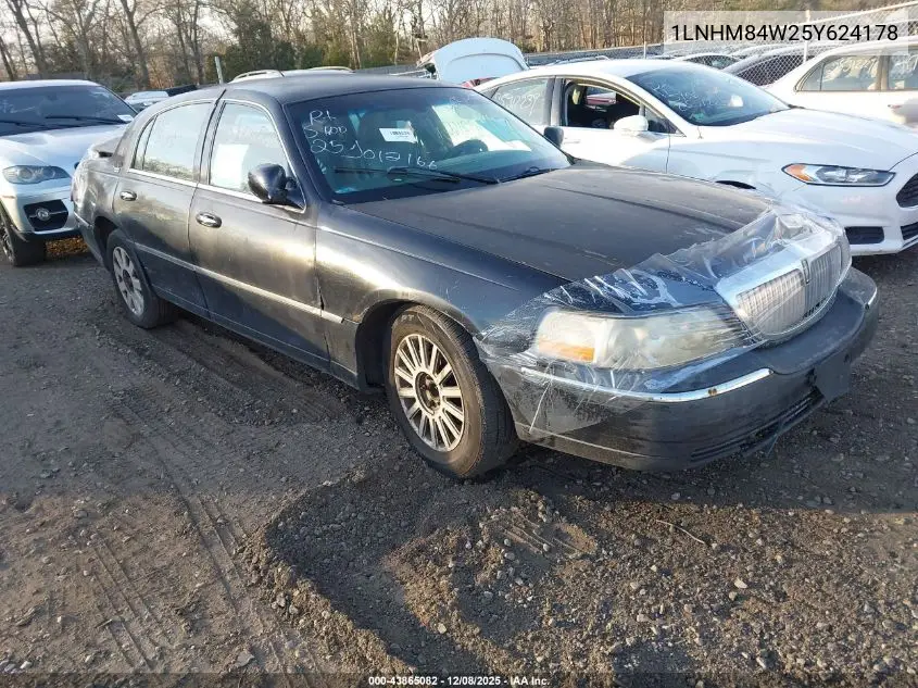 1LNHM84W25Y624178 2005 Lincoln Town Car Executive L