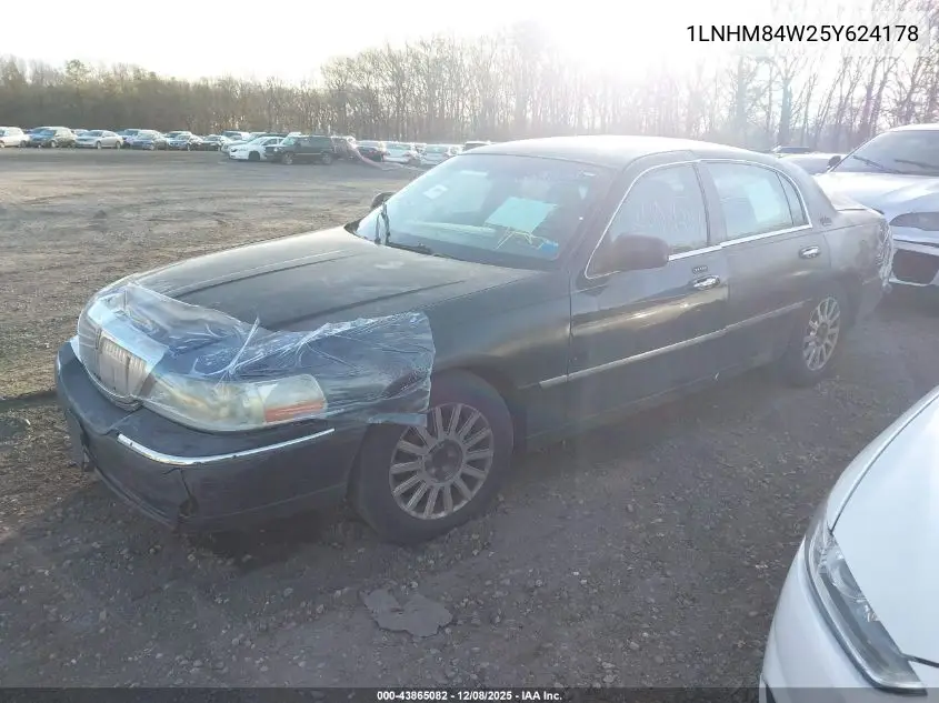 1LNHM84W25Y624178 2005 Lincoln Town Car Executive L