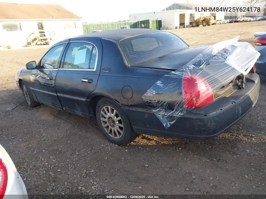 1LNHM84W25Y624178 2005 Lincoln Town Car Executive L