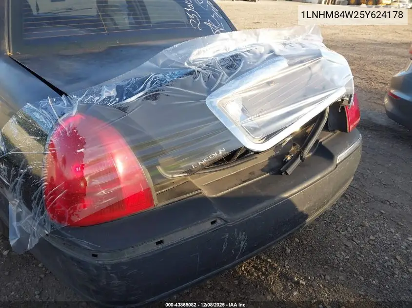 1LNHM84W25Y624178 2005 Lincoln Town Car Executive L
