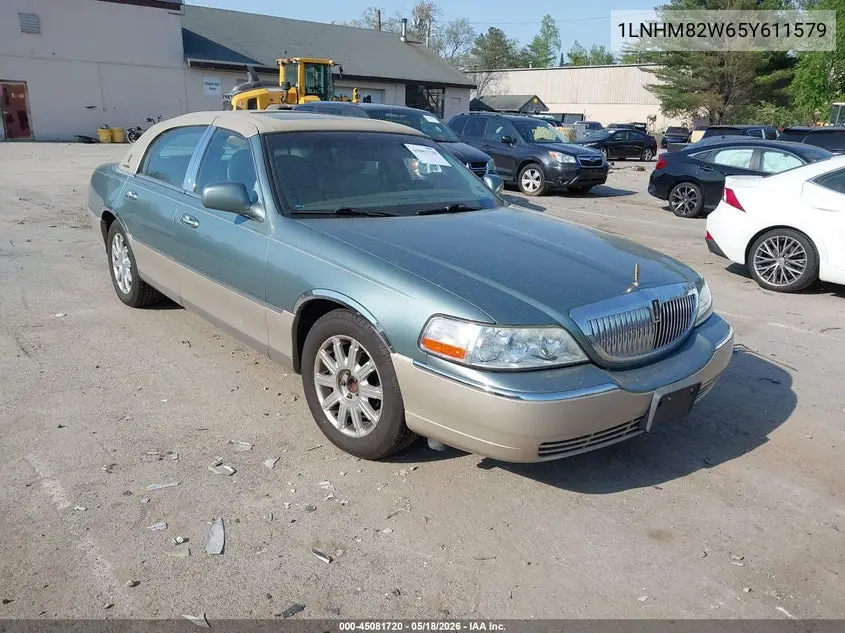 2005 Lincoln Town Car Signature Limited VIN: 1LNHM82W65Y611579 Lot: 45081720