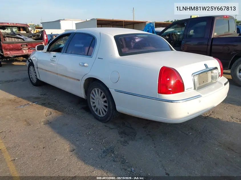 2005 Lincoln Town Car Signature VIN: 1LNHM81W25Y667813 Lot: 45132068