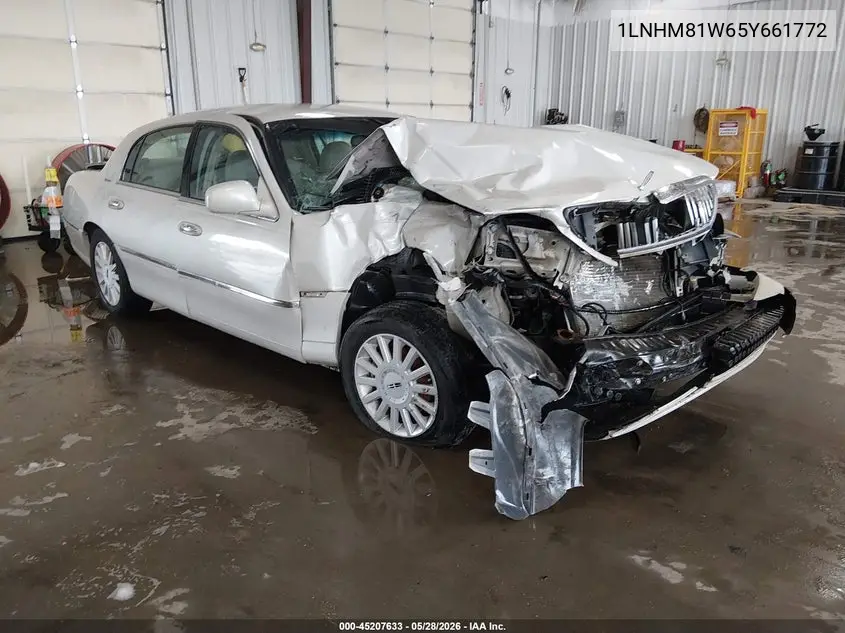 2005 Lincoln Town Car Signature VIN: 1LNHM81W65Y661772 Lot: 45207633
