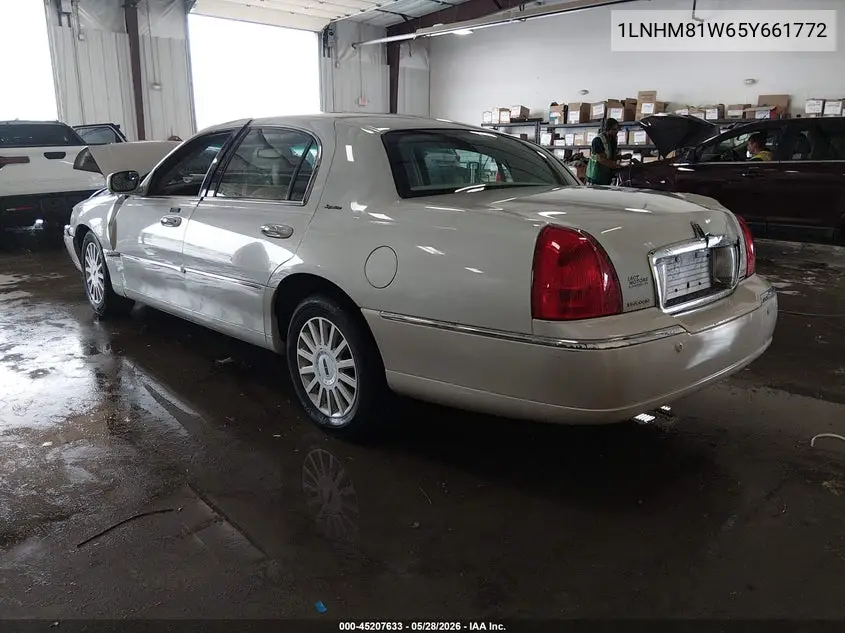 2005 Lincoln Town Car Signature VIN: 1LNHM81W65Y661772 Lot: 45207633