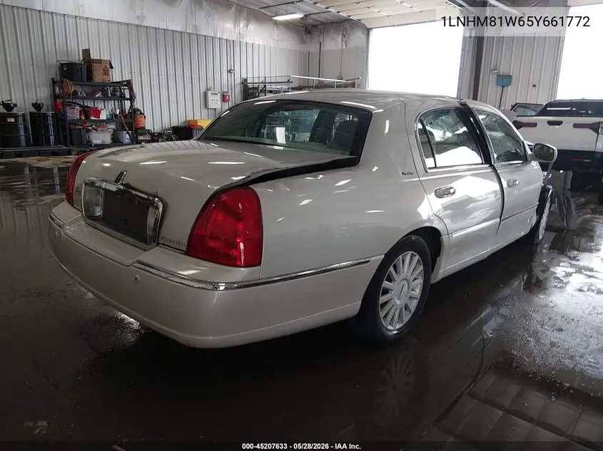 2005 Lincoln Town Car Signature VIN: 1LNHM81W65Y661772 Lot: 45207633