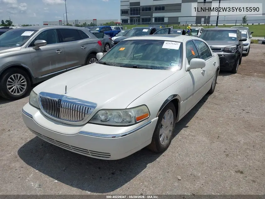 2005 Lincoln Town Car Signature Limited VIN: 1LNHM82W35Y615590 Lot: 45229347