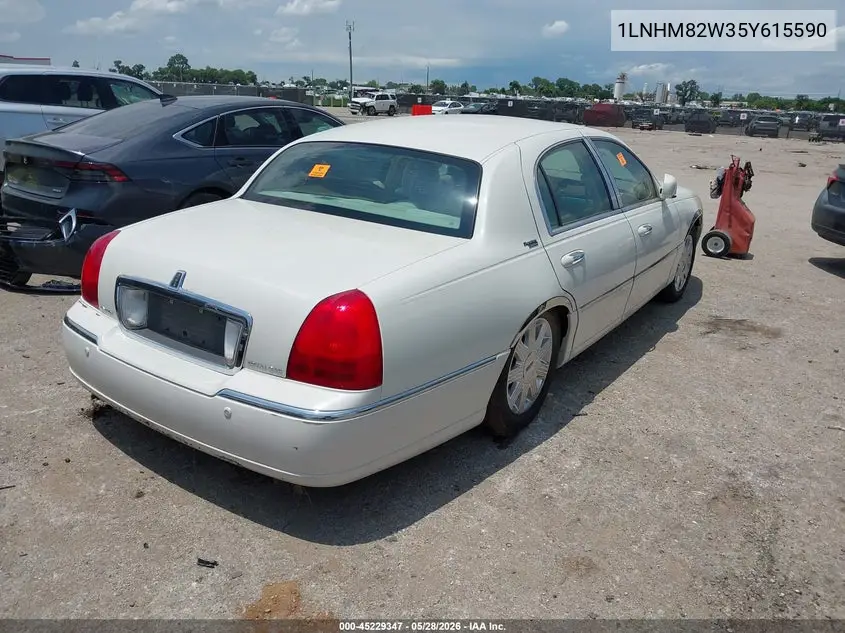 2005 Lincoln Town Car Signature Limited VIN: 1LNHM82W35Y615590 Lot: 45229347