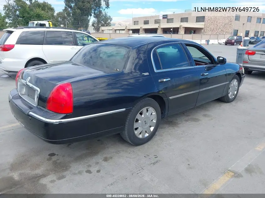 2005 Lincoln Town Car Signature Limited VIN: 1LNHM82W75Y649726 Lot: 45339852