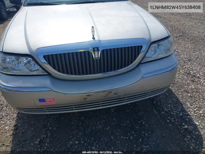 2005 Lincoln Town Car Signature Limited VIN: 1LNHM82W45Y638408 Lot: 45379752