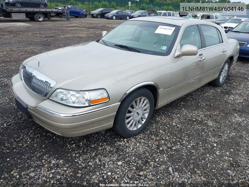 2005 Lincoln Town Car Signature VIN: 1LNHM81W45Y604146 Lot: 45446268