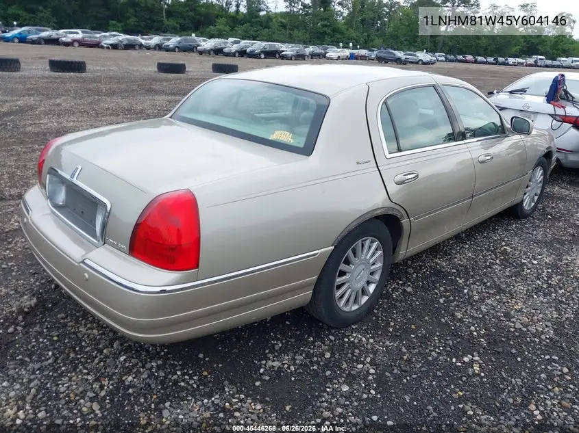 2005 Lincoln Town Car Signature VIN: 1LNHM81W45Y604146 Lot: 45446268