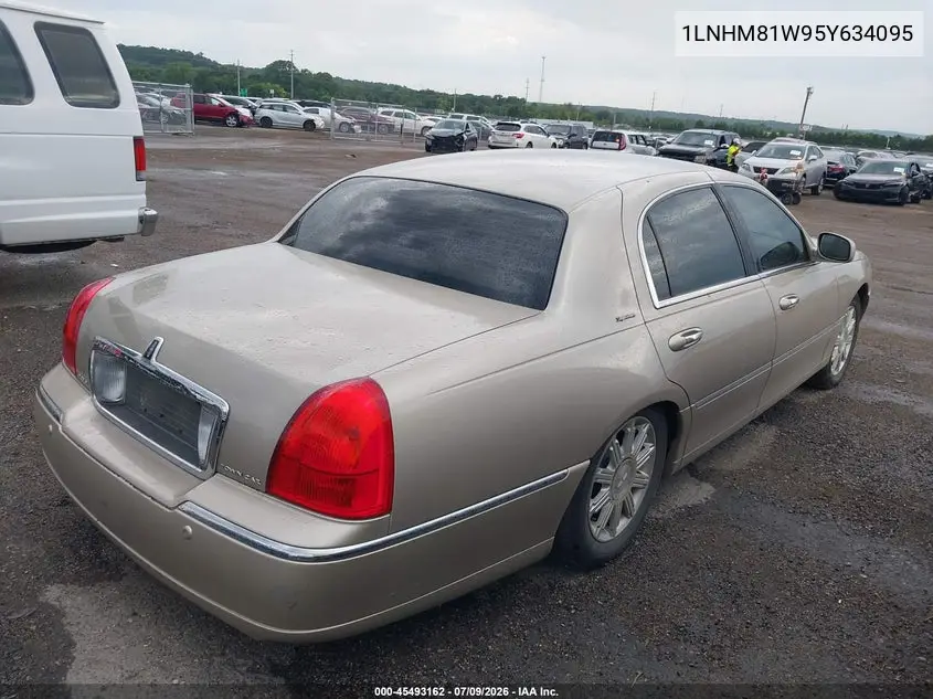 2005 Lincoln Town Car Signature VIN: 1LNHM81W95Y634095 Lot: 45493162