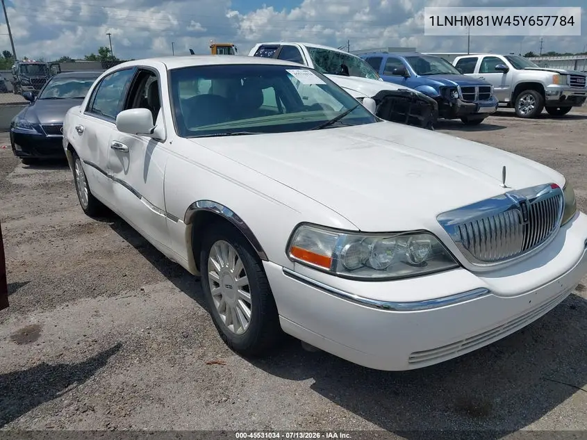 2005 Lincoln Town Car Signature VIN: 1LNHM81W45Y657784 Lot: 45531034