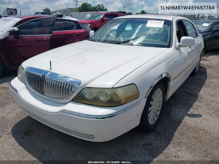 2005 Lincoln Town Car Signature VIN: 1LNHM81W45Y657784 Lot: 45531034