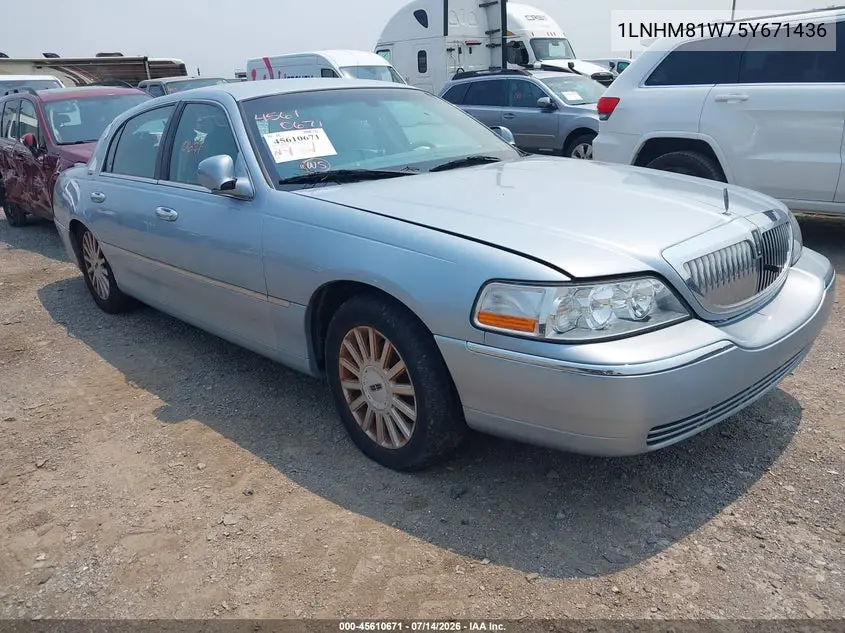 2005 Lincoln Town Car Signature VIN: 1LNHM81W75Y671436 Lot: 45610671