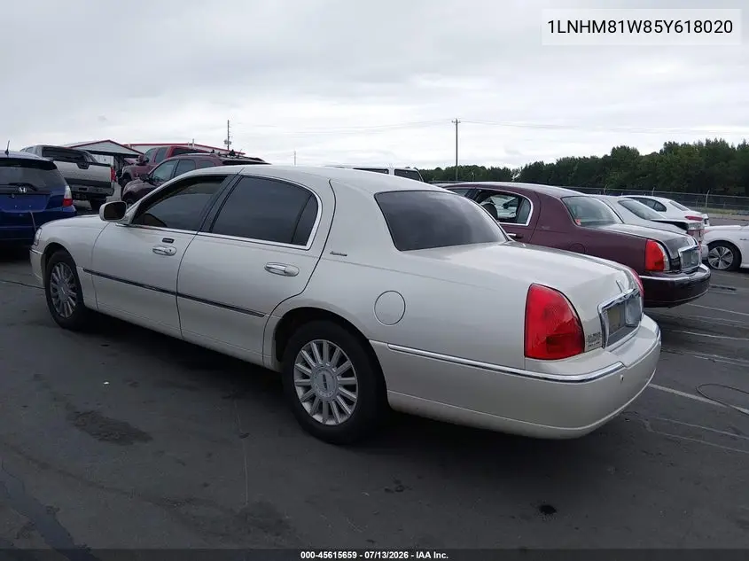 2005 Lincoln Town Car Signature VIN: 1LNHM81W85Y618020 Lot: 45615659