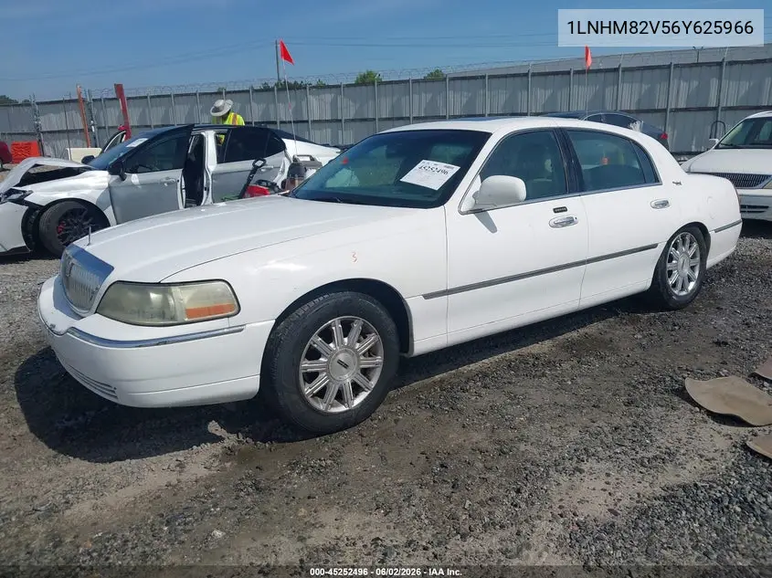 2006 Lincoln Town Car Signature Limited VIN: 1LNHM82V56Y625966 Lot: 45252496