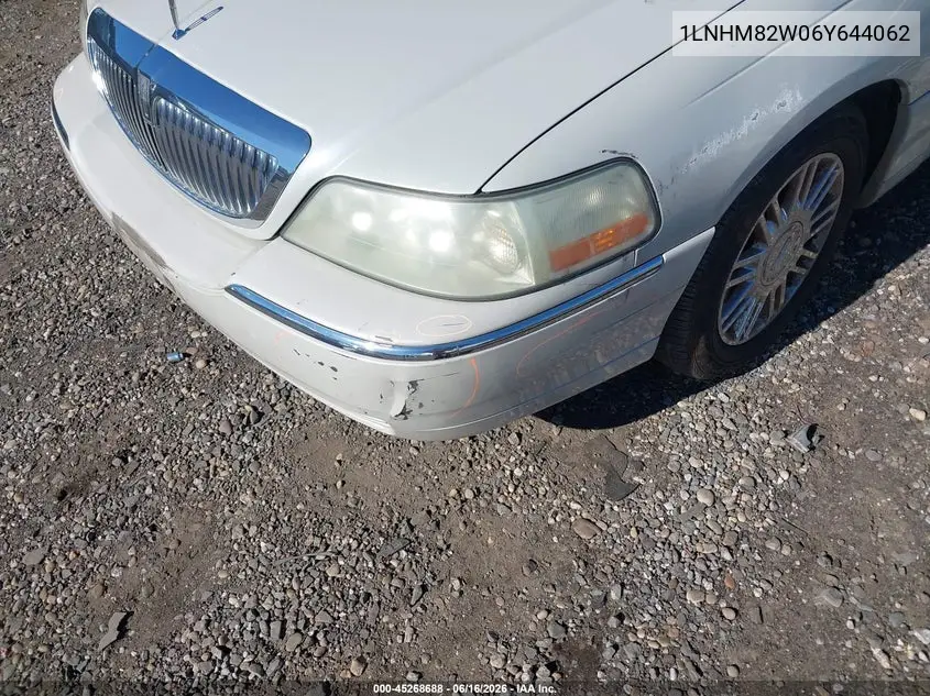 2006 Lincoln Town Car Signature Limited VIN: 1LNHM82W06Y644062 Lot: 45268688