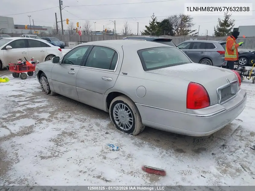 2007 Lincoln Town Car Signature Limited VIN: 1LNHM82W67Y632838 Lot: 12508325
