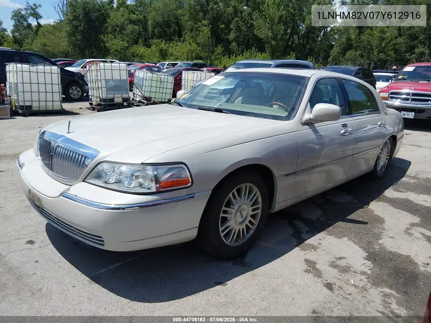 2007 Lincoln Town Car Signature Limited VIN: 1LNHM82V07Y612916 Lot: 44706163