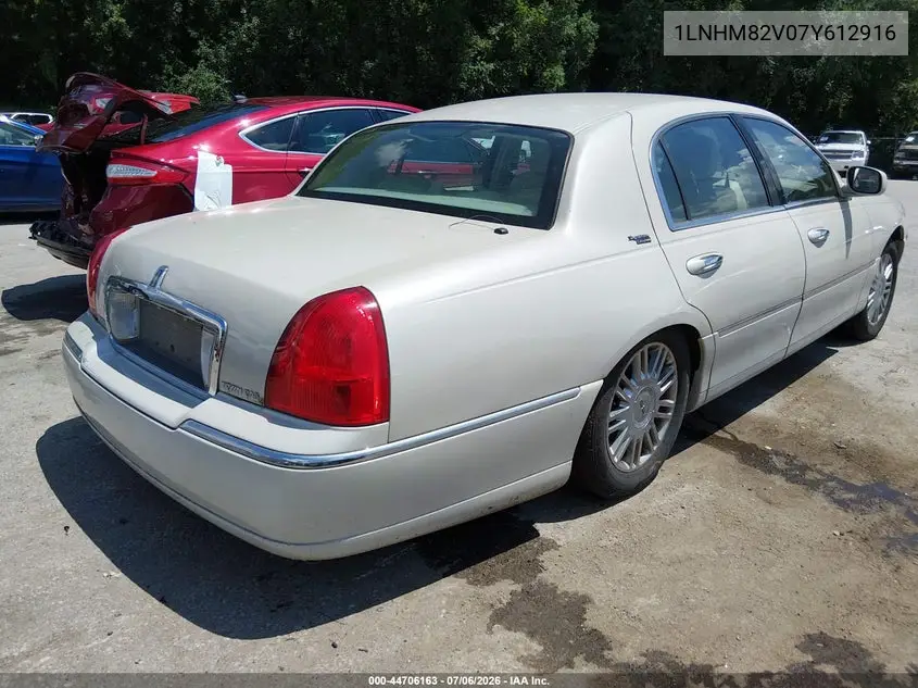2007 Lincoln Town Car Signature Limited VIN: 1LNHM82V07Y612916 Lot: 44706163