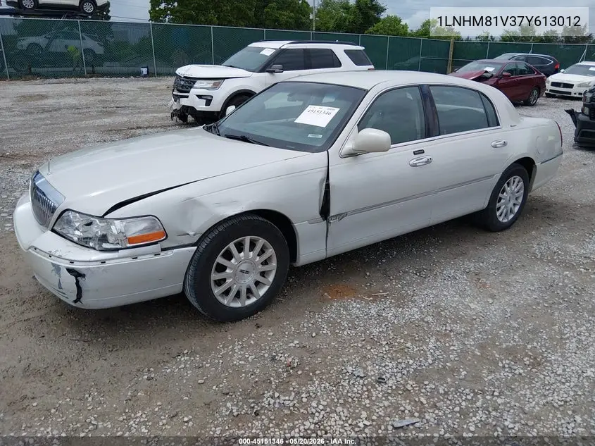 2007 Lincoln Town Car Signature VIN: 1LNHM81V37Y613012 Lot: 45151346