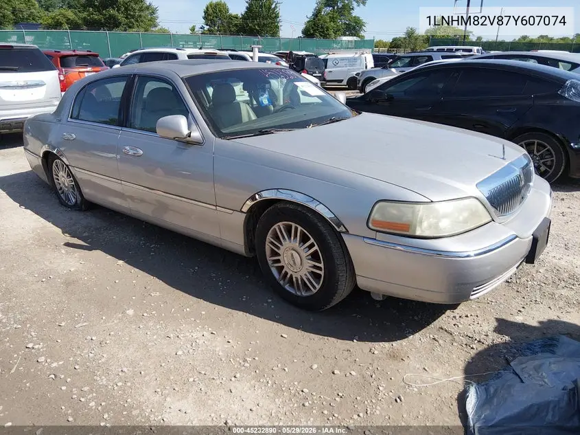 2007 Lincoln Town Car Signature Limited VIN: 1LNHM82V87Y607074 Lot: 45232890