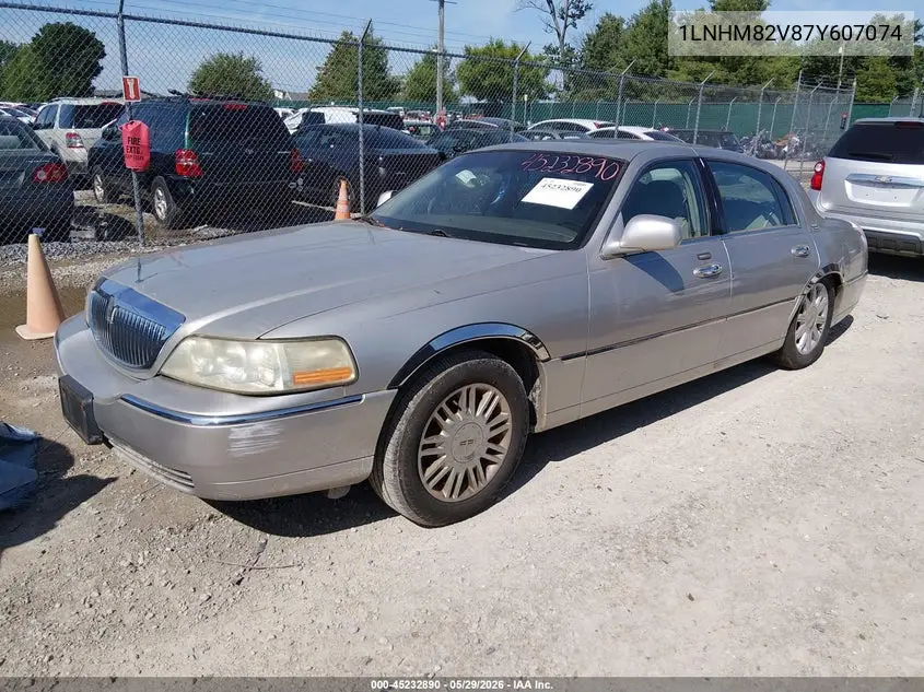 2007 Lincoln Town Car Signature Limited VIN: 1LNHM82V87Y607074 Lot: 45232890