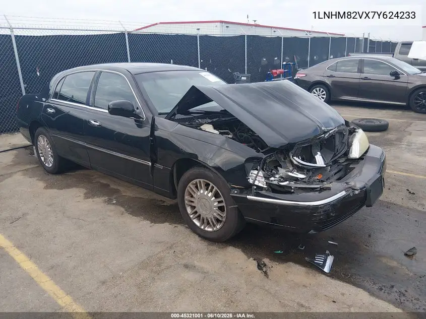 2007 Lincoln Town Car Signature Limited VIN: 1LNHM82VX7Y624233 Lot: 45321001