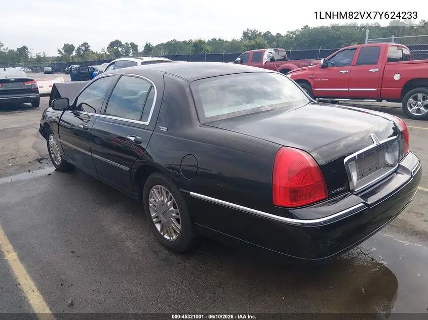 2007 Lincoln Town Car Signature Limited VIN: 1LNHM82VX7Y624233 Lot: 45321001