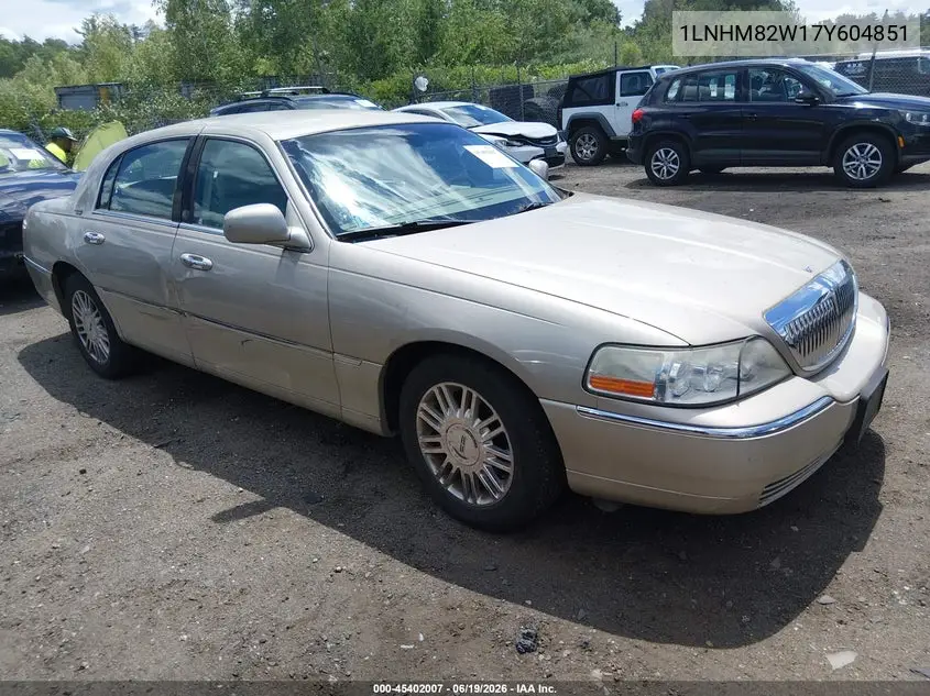 2007 Lincoln Town Car Signature Limited VIN: 1LNHM82W17Y604851 Lot: 45402007
