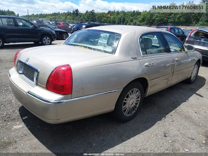 2007 Lincoln Town Car Signature Limited VIN: 1LNHM82W17Y604851 Lot: 45402007
