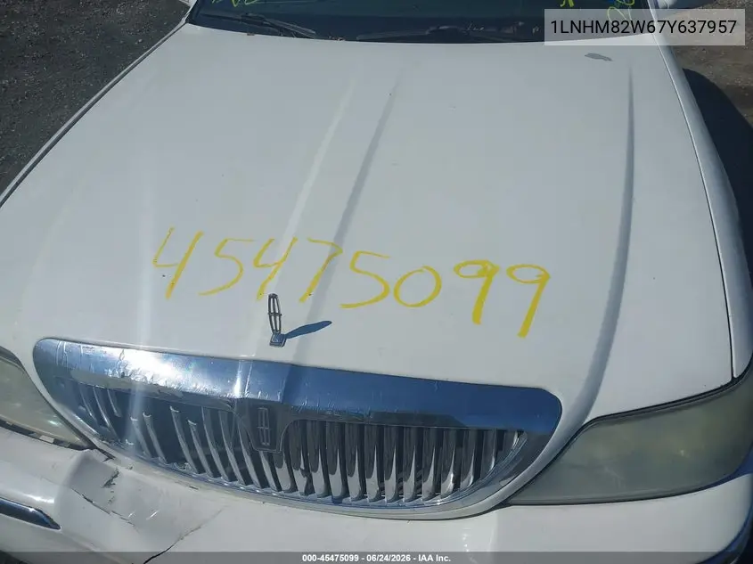 2007 Lincoln Town Car Signature Limited VIN: 1LNHM82W67Y637957 Lot: 45475099