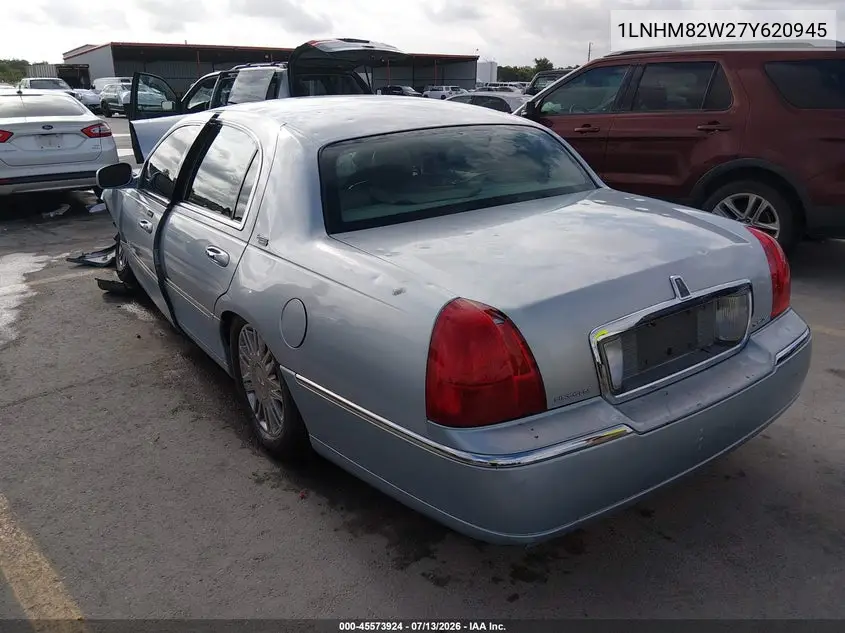 2007 Lincoln Town Car Signature Limited VIN: 1LNHM82W27Y620945 Lot: 45573924
