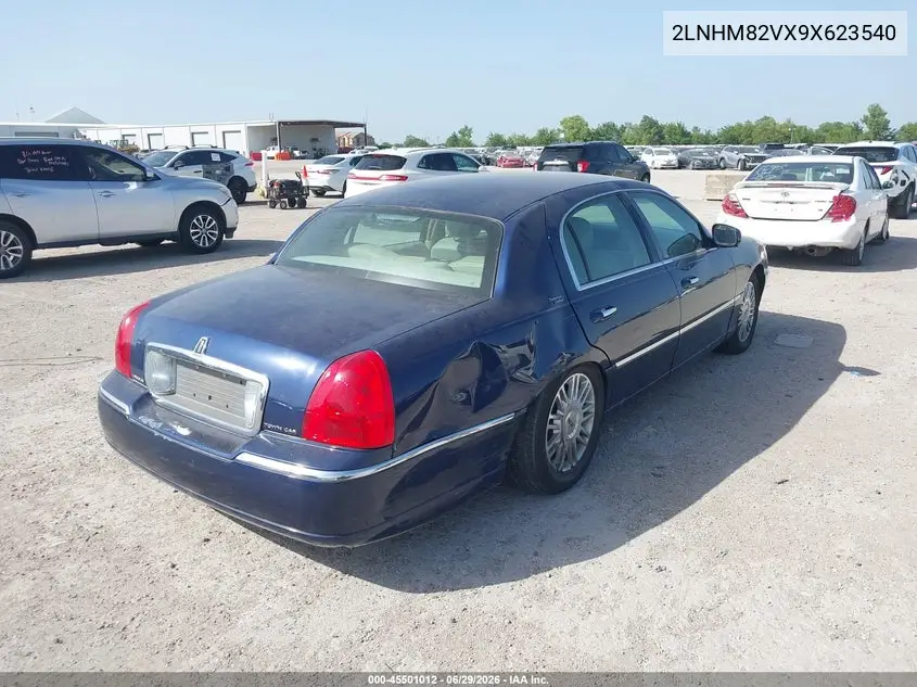 2009 Lincoln Town Car Signature Limited VIN: 2LNHM82VX9X623540 Lot: 45501012