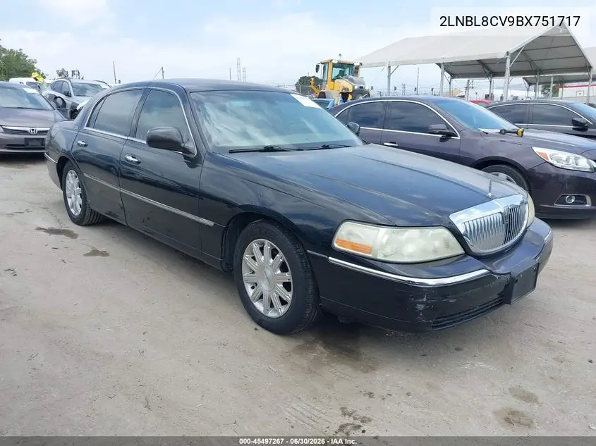 2011 Lincoln Town Car Signature Limited VIN: 2LNBL8CV9BX751717 Lot: 45497267