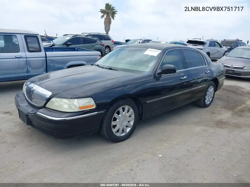 2011 Lincoln Town Car Signature Limited VIN: 2LNBL8CV9BX751717 Lot: 45497267