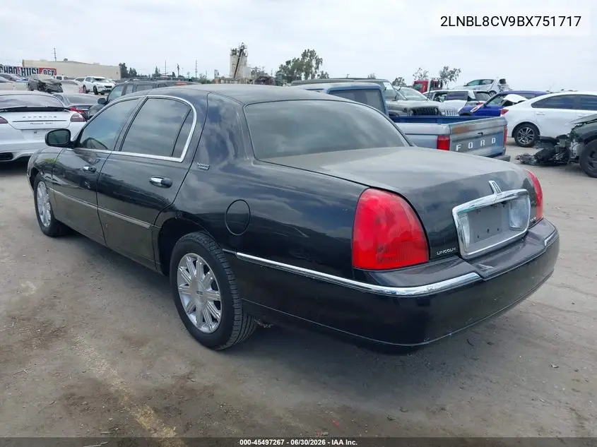 2011 Lincoln Town Car Signature Limited VIN: 2LNBL8CV9BX751717 Lot: 45497267