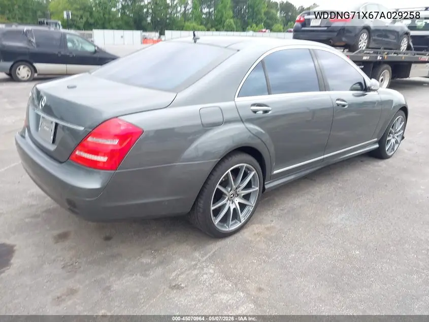 2007 Mercedes-Benz S 550 VIN: WDDNG71X67A029258 Lot: 45070964