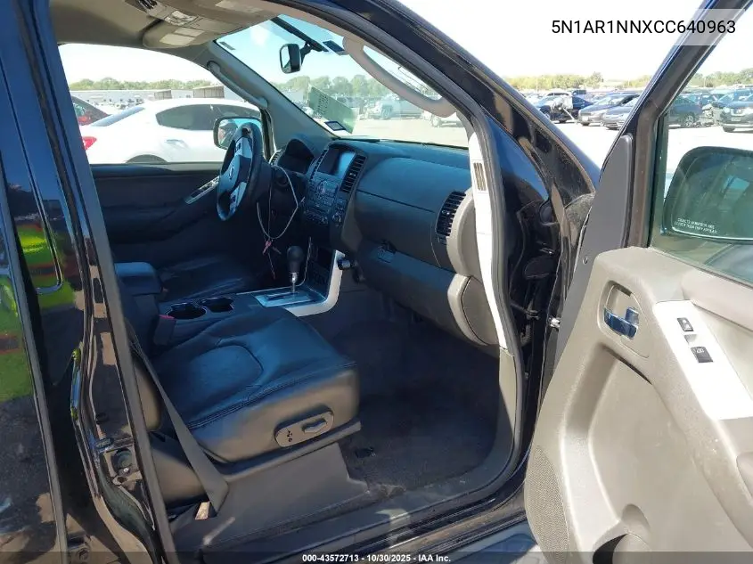 5N1AR1NNXCC640963 2012 Nissan Pathfinder Silver