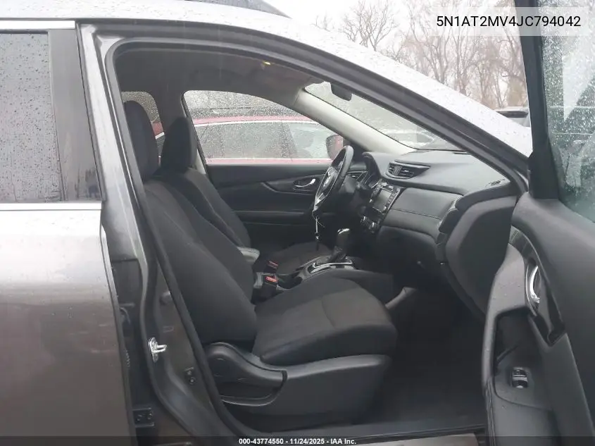 5N1AT2MV4JC794042 2018 Nissan Rogue Sv