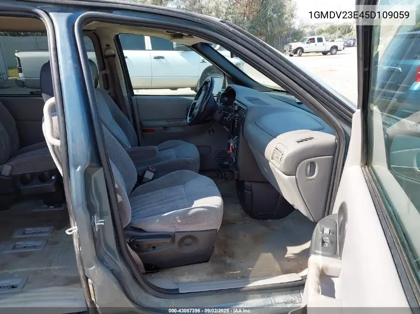 2005 Pontiac Montana M16 W/1Sa Pkg. VIN: 1GMDV23E45D109059 Lot: 43087396