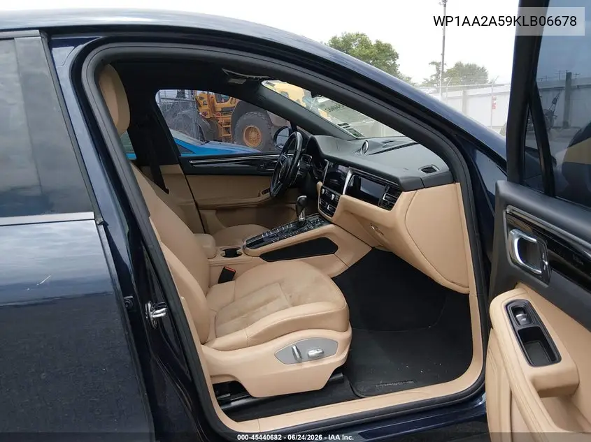 2019 Porsche Macan VIN: WP1AA2A59KLB06678 Lot: 45440682