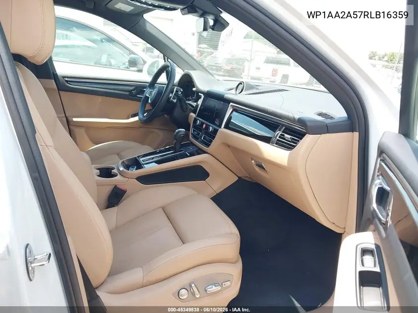 2024 Porsche Macan T VIN: WP1AA2A57RLB16359 Lot: 45349838