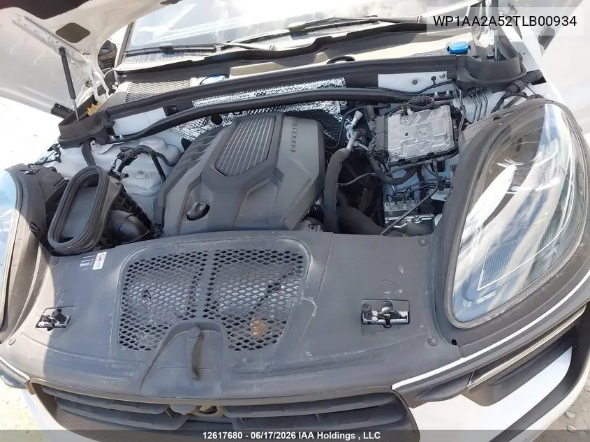 2026 Porsche Macan T VIN: WP1AA2A52TLB00934 Lot: 12617680