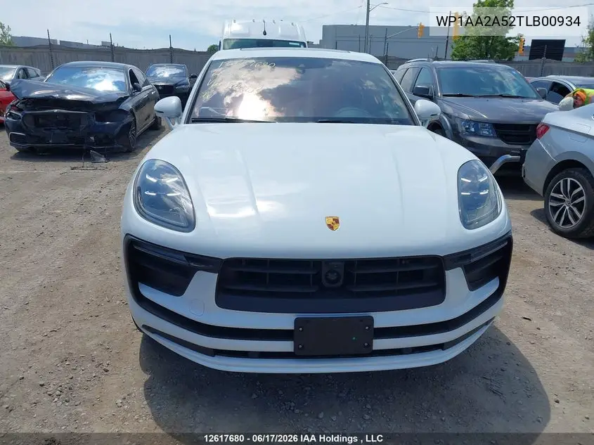 2026 Porsche Macan T VIN: WP1AA2A52TLB00934 Lot: 12617680